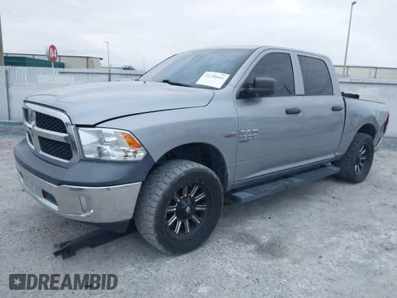 2019 Ram 1500 Express z VIN 1C6RR7KT7KS743055, wystawiony jako IAAI lot #41298661 z przebiegiem 57 536 mil mil oraz . Historia ofert i sprzedaży dostępna na DreamBid. Obrazek 2.
