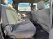 2006 Toyota Tundra SR5 z VIN 5TBDT44156S522947, wystawiony jako Copart lot #80471235 z przebiegiem 247 280 mil mil oraz Szkoda całkowita • Salvage title. Historia ofert i sprzedaży dostępna na DreamBid. Obrazek 10.