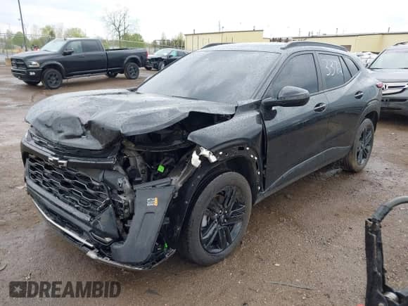 2024 Chevrolet Trax ACTIV z VIN KL77LKE2XRC163372, wystawiony jako IAAI lot #42165935 z przebiegiem 35 033 mil mil oraz . Historia ofert i sprzedaży dostępna na DreamBid. Obrazek 2.