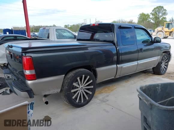 2003 GMC Sierra 1500 SLE с VIN 2GTEC19T331322964, выставлен на аукционе IAAI как лот 41340834 с пробегом 176 777 миль миль и . История ставок и продаж доступна на DreamBid. Изображение 4.