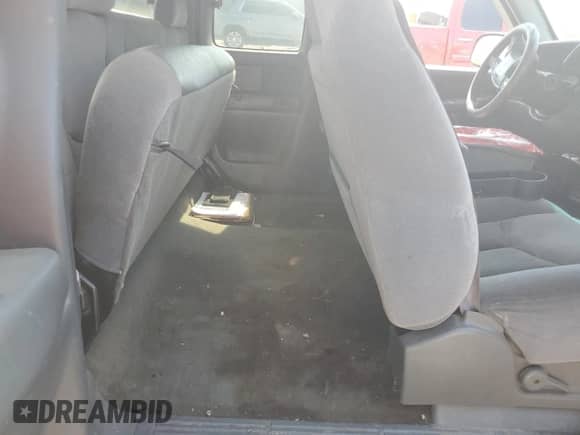 2003 GMC Sierra 1500 SLE с VIN 2GTEC19T631232398, выставлен на аукционе Copart как лот 70163215 с пробегом 375 402 миль миль и Списание • Salvage title. История ставок и продаж доступна на DreamBid. Изображение 10.