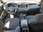 2018 Kia Sorento LX z VIN 5XYPG4A38JG396068, wystawiony jako Copart lot #70809795 z przebiegiem 88 765 mil mil oraz Szkoda całkowita • Salvage title. Historia ofert i sprzedaży dostępna na DreamBid. Obrazek 8.