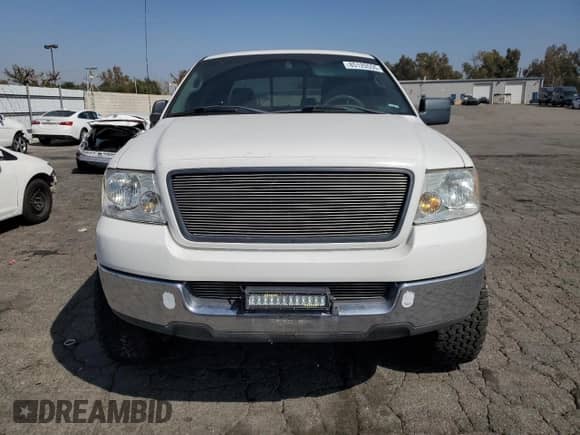 2005 Ford F-150 XLT z VIN 1FTPW12505KD33354, wystawiony jako Copart lot #85120555 z przebiegiem 220 425 mil mil oraz Czysty tytuł • Clean title. Historia ofert i sprzedaży dostępna na DreamBid. Obrazek 5.