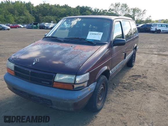 1994 Dodge Caravan Grand SE with VIN 1B4GH44R2RX104451, listed as a IAAI auction lot 43090339 with 87,334 mi miles and . Bid and sale history available at DreamBid. Image 6.