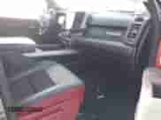 2022 Ram 1500 Rebel z VIN 1C6SRFLT9NN204868, wystawiony jako IAAI lot #41351273 z przebiegiem 67 120 mil mil oraz . Historia ofert i sprzedaży dostępna na DreamBid. Obrazek 5.