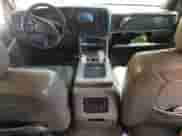 2005 Chevrolet Suburban Z71 with VIN 3GNFK16Z95G261637, listed as a Copart auction lot 80714805 with 200,457 mi miles and Salvage title. Bid and sale history available at DreamBid. Image 8.