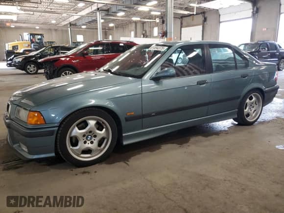 1997 BMW M3 с VIN WBSCD0325VEE12385, выставлен на аукционе Copart как лот 61494375 с пробегом 131 384 миль миль и Чистый • Clean title. История ставок и продаж доступна на DreamBid. Изображение 1.