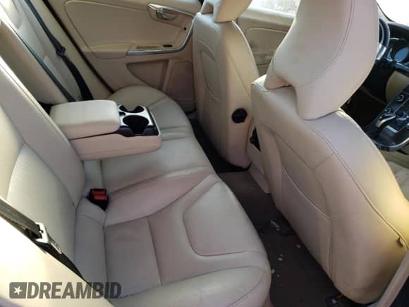 2015 Volvo S60 T5 Premier с VIN YV1612TB0F1315846, выставлен на аукционе Copart как лот 81523835 с пробегом 117 664 миль миль и Списание • Salvage title. История ставок и продаж доступна на DreamBid. Изображение 10.