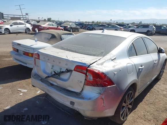 2014 Volvo S60 T5 с VIN YV1612FS2E1284271, выставлен на аукционе IAAI как лот 41634172 с пробегом 137 924 миль миль и . История ставок и продаж доступна на DreamBid. Изображение 4.