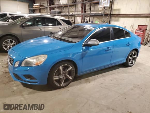 2013 Volvo S60 T6 R-Design Platinum с VIN YV1902FH1D2183347, выставлен на аукционе Copart как лот 84178744 с пробегом 64 473 миль миль и Списание • Salvage title. История ставок и продаж доступна на DreamBid. Изображение 1.