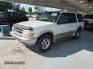 1998 Ford Explorer XLT с VIN 1FMZU32P1WUD32582, выставлен на аукционе IAAI как лот 43501470 с пробегом 200 550 миль миль и . История ставок и продаж доступна на DreamBid. Изображение 2.