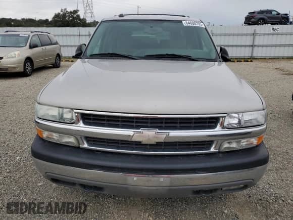 2004 Chevrolet Suburban LS with VIN 1GNFK16T34J119762, listed as a Copart auction lot 84600705 with 248,467 mi miles and Clean title. Bid and sale history available at DreamBid. Image 5.