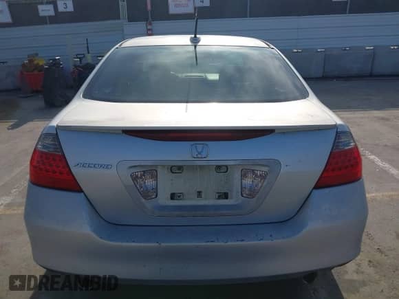 2006 Honda Accord with NAVI z VIN JHMCN36506C000038, wystawiony jako IAAI lot #43012636 z przebiegiem 164 211 mil mil oraz . Historia ofert i sprzedaży dostępna na DreamBid. Obrazek 17.