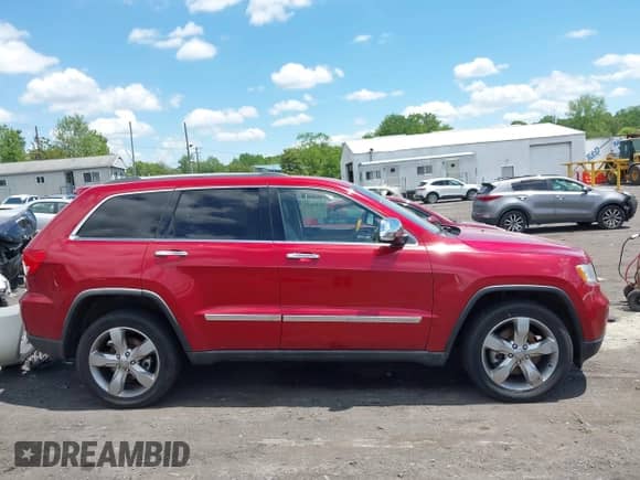 2011 Jeep Grand Cherokee Overland z VIN 1J4RR6GT5BC517175, wystawiony jako IAAI lot #42400415 z przebiegiem 197 019 mil mil oraz . Historia ofert i sprzedaży dostępna na DreamBid. Obrazek 13.