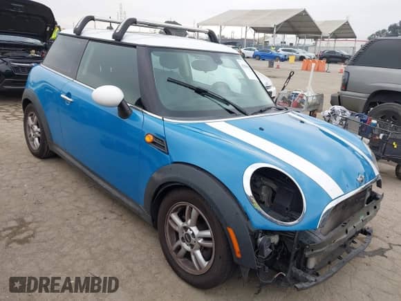 2013 MINI Hardtop с VIN WMWSU3C51DT687500, выставлен на аукционе IAAI как лот 42508583 с пробегом 120 627 миль миль и . История ставок и продаж доступна на DreamBid. Изображение 1.
