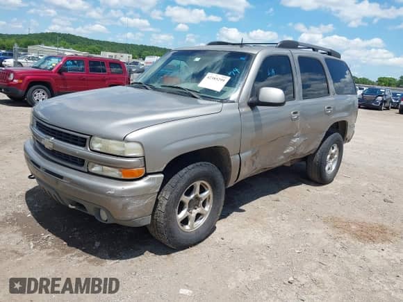 2002 Chevrolet Tahoe Z71 с VIN 1GNEK13Z12R160409, выставлен на аукционе IAAI как лот 42385299 с пробегом 325 336 миль миль и . История ставок и продаж доступна на DreamBid. Изображение 18.