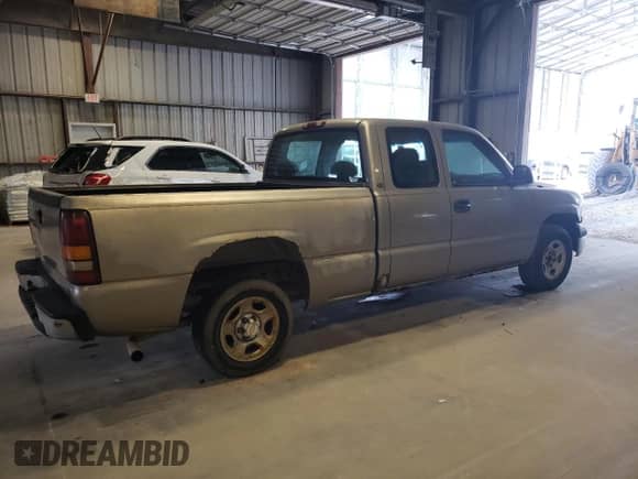 2001 Chevrolet Silverado 1500 z VIN 2GCEC19W811335152, wystawiony jako Copart lot #71494404 z przebiegiem 275 219 mil mil oraz Czysty tytuł • Clean title. Historia ofert i sprzedaży dostępna na DreamBid. Obrazek 3.