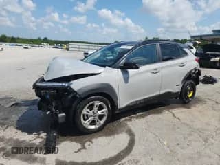 2023 Hyundai Kona SEL с VIN KM8K62AB5PU993643, выставлен на аукционе Copart как лот 66468085 с пробегом 46 162 миль миль и Списание • Salvage title. История ставок и продаж доступна на DreamBid. Изображение 1.