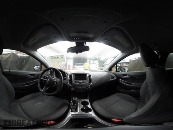 2019 Chevrolet Cruze z VIN 1G1BJ5SM9K7102807, wystawiony jako IAAI lot #42381879 z przebiegiem 124 787 mil mil oraz . Historia ofert i sprzedaży dostępna na DreamBid. Obrazek 20.