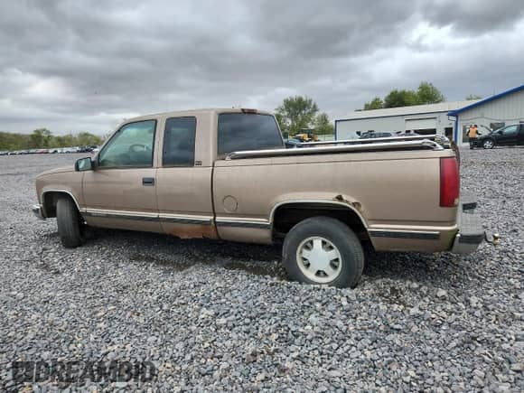 1996 GMC Sierra 1500 с VIN 2GTEC19R8T1561768, выставлен на аукционе Copart как лот 85784245 с пробегом 271 276 миль миль и Чистый • Clean title. История ставок и продаж доступна на DreamBid. Изображение 2.