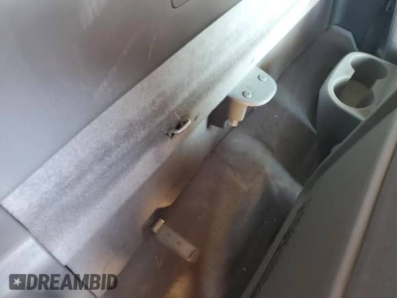 2007 Toyota Tacoma PreRunner z VIN 5TENX62N27Z353184, wystawiony jako Copart lot #56592915 z przebiegiem 122 770 mil mil oraz Szkoda całkowita • Salvage title. Historia ofert i sprzedaży dostępna na DreamBid. Obrazek 10.