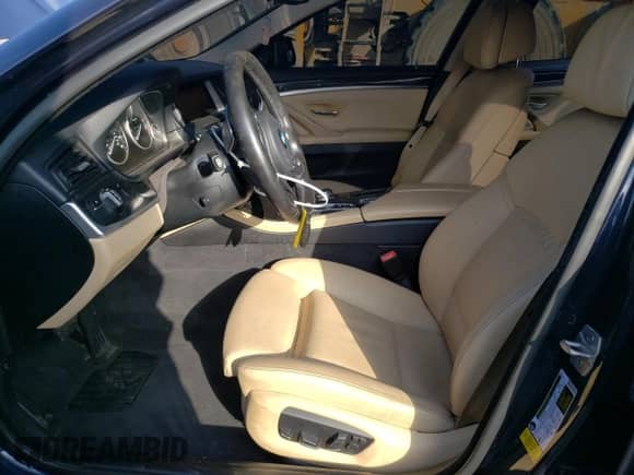 2016 BMW 5 Series 550i z VIN WBAKN9C58GD961998, wystawiony jako Copart lot #63638125 z przebiegiem 117 052 mil mil oraz Szkoda całkowita • Salvage title. Historia ofert i sprzedaży dostępna na DreamBid. Obrazek 7.