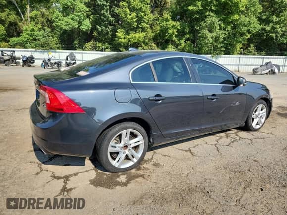 2015 Volvo S60 T5 Drive-E Premier with VIN YV140MFK7F1346612, listed as a Copart auction lot 80946095 with 130,344 mi miles and Salvage title. Bid and sale history available at DreamBid. Image 3.
