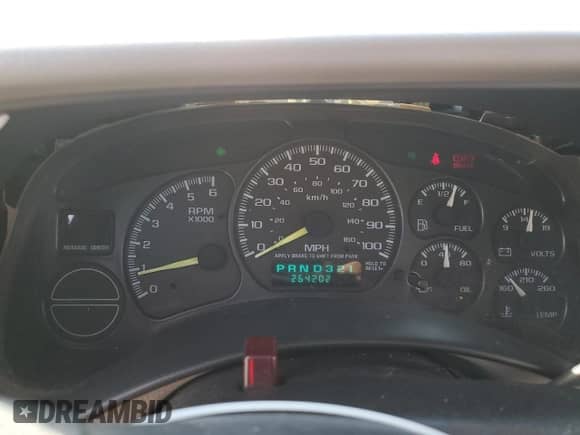 2000 Chevrolet Suburban LS z VIN 3GNEC16T3YG216556, wystawiony jako Copart lot #50832815 z przebiegiem 264 202 mil mil oraz Szkoda całkowita • Salvage title. Historia ofert i sprzedaży dostępna na DreamBid. Obrazek 9.