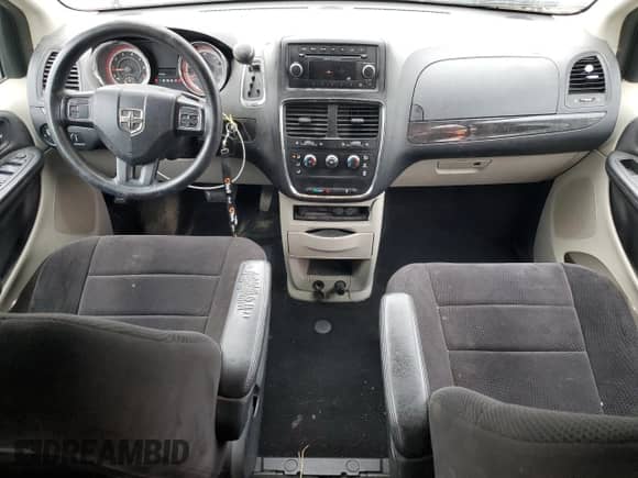 2014 Dodge Grand Caravan SE 30th Anniversary with VIN 2C4RDGBG4ER148891, listed as a Copart auction lot 82073695 with 177,013 mi miles and Clean title. Bid and sale history available at DreamBid. Image 8.