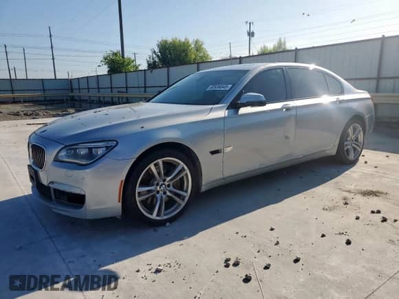 2013 BMW 7 Series 750Li with VIN WBAYE8C57DD131786, listed as a Copart auction lot 60936845 with 158,098 mi miles and Clean title. Bid and sale history available at DreamBid. Image 1.