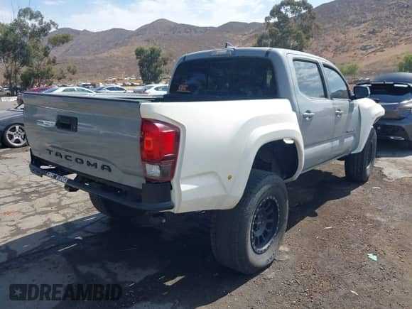 2019 Toyota Tacoma SR5 с VIN 3TMAZ5CN3KM104450, выставлен на аукционе IAAI как лот 43054667 с пробегом 124 554 миль миль и . История ставок и продаж доступна на DreamBid. Изображение 4.