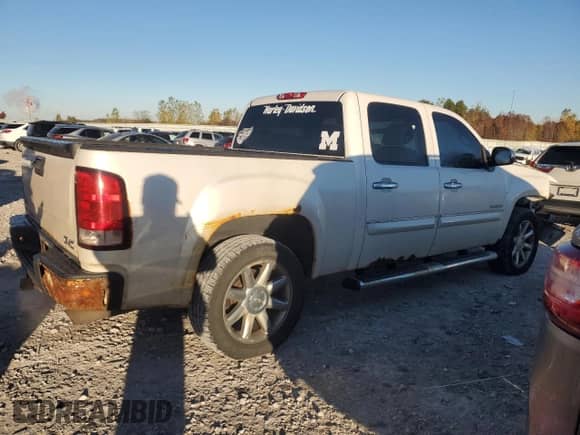2011 GMC Sierra 1500 Denali with VIN 3GTP2XE21BG110176, listed as a Copart auction lot 82298915 with 217,410 mi miles and Clean title. Bid and sale history available at DreamBid. Image 3.