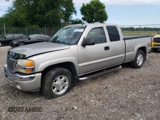 2005 GMC Sierra 1500 SLT z VIN 2GTEK19B251268196, wystawiony jako Copart lot #62707075 z przebiegiem 191 998 mil mil oraz Szkoda całkowita • Salvage title. Historia ofert i sprzedaży dostępna na DreamBid. Obrazek 1.