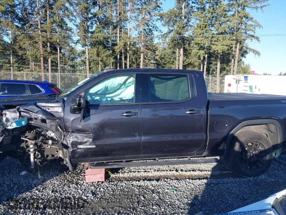 2023 GMC Sierra 1500 Elevation с VIN 1GTUUCED5PZ124225, выставлен на аукционе IAAI как лот 43437100 с пробегом Не указан миль и . История ставок и продаж доступна на DreamBid. Изображение 15.