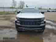 2022 Chevrolet Silverado 1500 Custom Trail Boss z VIN 1GCPYCEK0NZ237402, wystawiony jako Copart lot #55488465 z przebiegiem 51 582 mil mil oraz Szkoda całkowita • Salvage title. Historia ofert i sprzedaży dostępna na DreamBid. Obrazek 5.