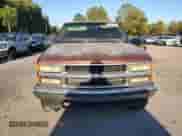 1998 Chevrolet Silverado 1500 z VIN 1GCEK19R6WE108741, wystawiony jako Copart lot #84901375 z przebiegiem 245 863 mil mil oraz Szkoda całkowita • Salvage title. Historia ofert i sprzedaży dostępna na DreamBid. Obrazek 5.