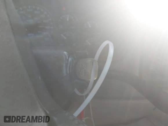 2000 Chevrolet Suburban LT z VIN 3GNGC26U7YG189093, wystawiony jako IAAI lot #41129079 z przebiegiem 346 765 mil mil oraz . Historia ofert i sprzedaży dostępna na DreamBid. Obrazek 11.