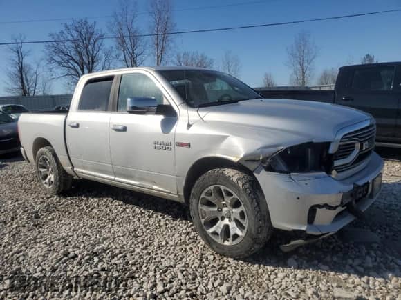 2016 Ram 1500 Longhorn z VIN 1C6RR7PM3GS401790, wystawiony jako Copart lot #47648245 z przebiegiem 138 763 mil mil oraz Czysty tytuł • Clean title. Historia ofert i sprzedaży dostępna na DreamBid. Obrazek 4.