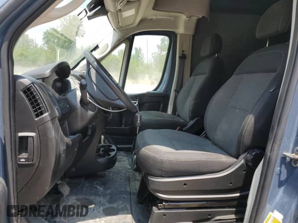2019 Ram ProMaster Cargo с VIN 3C6URVJG3KE564100, выставлен на аукционе Copart как лот 59939035 с пробегом 87 281 миль миль и Списание • Salvage title. История ставок и продаж доступна на DreamBid. Изображение 7.
