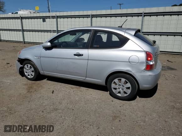 2010 Hyundai Accent GS z VIN KMHCM3ACXAU179259, wystawiony jako Copart lot #49603965 z przebiegiem 129 963 mil mil oraz Szkoda całkowita • Salvage title. Historia ofert i sprzedaży dostępna na DreamBid. Obrazek 2.