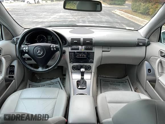 2005 Mercedes-Benz C 230 Kompressor z VIN WDBRF40JX5F609489, wystawiony jako Copart lot #90405185 z przebiegiem 179 974 mil mil oraz Czysty tytuł • Clean title. Historia ofert i sprzedaży dostępna na DreamBid. Obrazek 9.