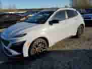 2023 Hyundai Kona с VIN KM8KH3AC3PU007115, выставлен на аукционе Copart как лот 44936025 с пробегом 6 772 миль миль и Списание • Salvage title. История ставок и продаж доступна на DreamBid. Изображение 1.