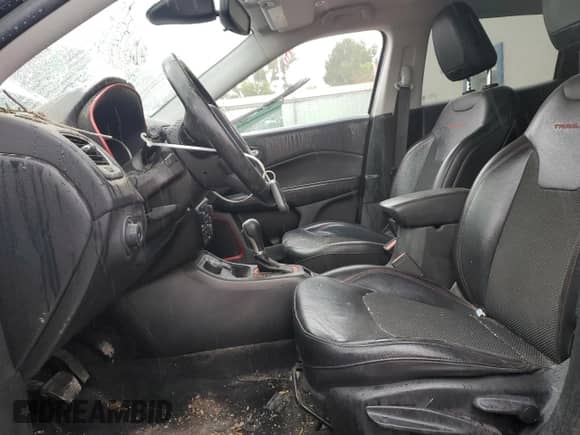 2019 Jeep Compass Trailhawk with VIN 3C4NJDDB7KT671080, listed as a Copart auction lot 60645655 with 131,581 mi miles and Salvage title. Bid and sale history available at DreamBid. Image 7.