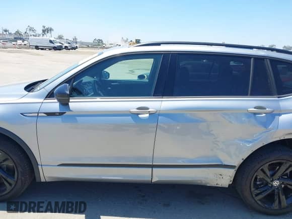 2023 Volkswagen Tiguan SE R-Line Black с VIN 3VVCB7AX9PM134414, выставлен на аукционе IAAI как лот 42814576 с пробегом 14 508 миль миль и . История ставок и продаж доступна на DreamBid. Изображение 15.