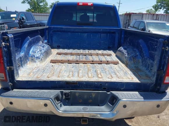 2010 Dodge 2500 Laramie with VIN 3D7UT2CL5AG167290, listed as a IAAI auction lot 42849284 with 305,019 mi miles and . Bid and sale history available at DreamBid. Image 12.