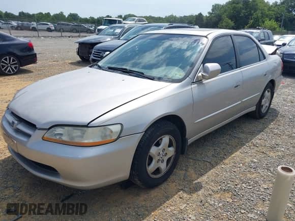 1999 Honda Accord EX с VIN 1HGCG1651XA023648, выставлен на аукционе IAAI как лот 42746212 с пробегом 283 171 миль миль и . История ставок и продаж доступна на DreamBid. Изображение 2.