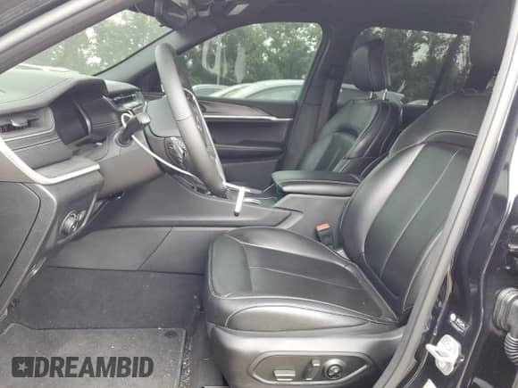 2024 Jeep Grand Cherokee Limited with VIN 1C4RJHBG3RC252317, listed as a Copart auction lot 61649335 with Not provided miles and Salvage title. Bid and sale history available at DreamBid. Image 7.