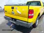 2006 Ford F-150 XL z VIN 1FTRF12W26NB62270, wystawiony jako IAAI lot #42521138 z przebiegiem 128 316 mil mil oraz . Historia ofert i sprzedaży dostępna na DreamBid. Obrazek 6.