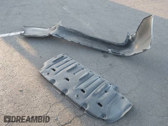 2017 Toyota Sienna LE Auto Access Seat с VIN 5TDKZ3DC2HS856414, выставлен на аукционе IAAI как лот 42640519 с пробегом 142 416 миль миль и . История ставок и продаж доступна на DreamBid. Изображение 12.