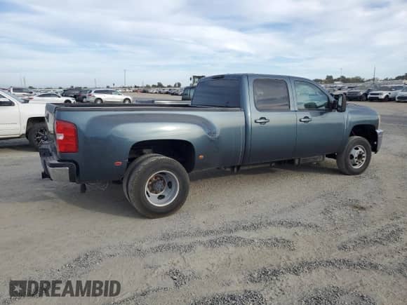 2011 Chevrolet Silverado 3500HD DRW LTZ с VIN 1GC4K1C87BF114256, выставлен на аукционе Copart как лот 75470024 с пробегом Не указан миль и Списание • Salvage title. История ставок и продаж доступна на DreamBid. Изображение 3.